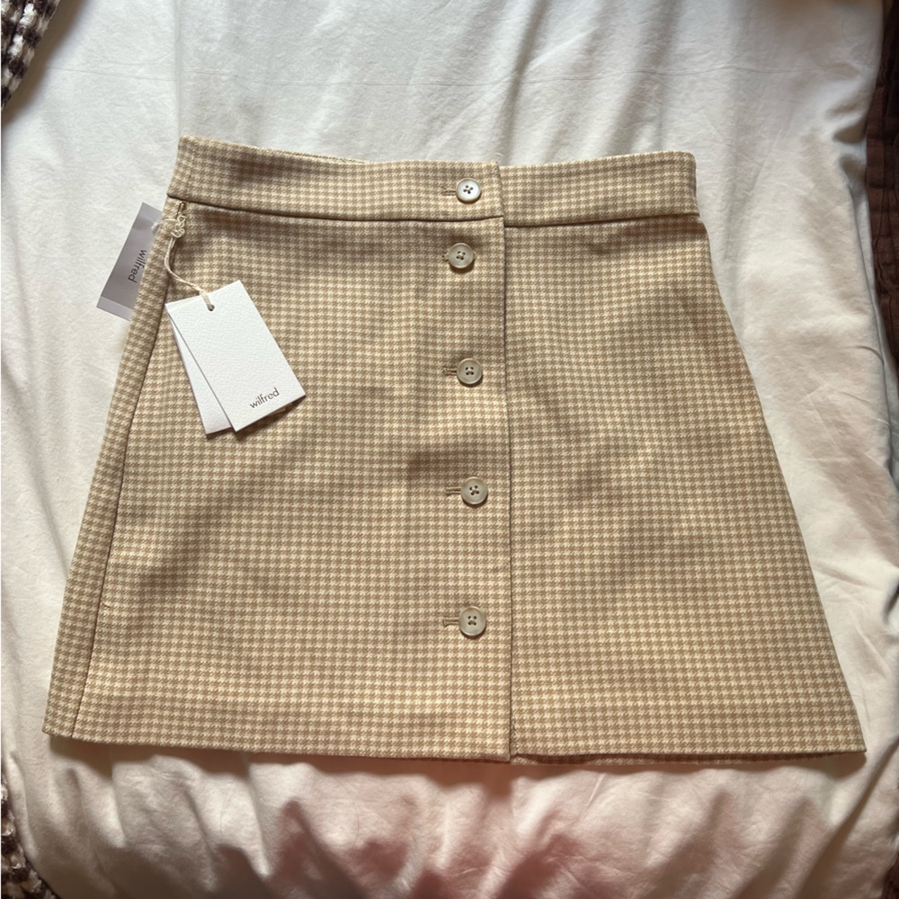 Aritzia Mini Skirt Size 6